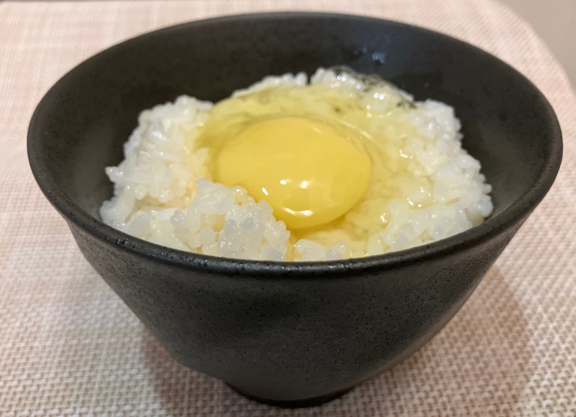 塩で食べる卵かけご飯